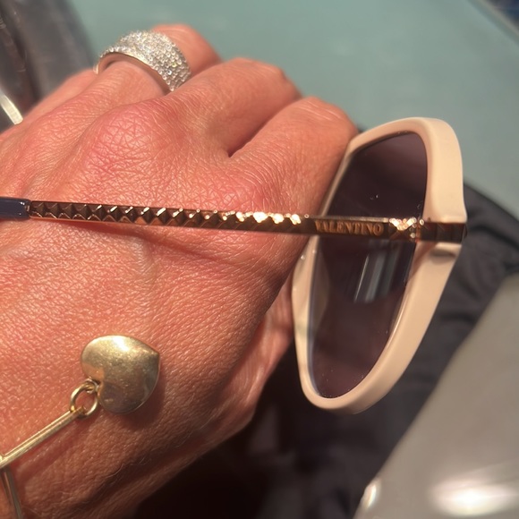 498$ NIB Valentino Garavani SUNGLASSES. Dust pink and blue, rose gold hardware - Picture 5 of 16